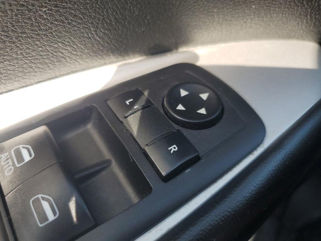 Thumbnail: 2015 Dodge Journey - 23