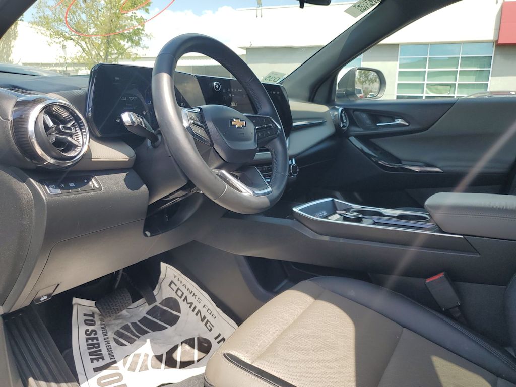 Thumbnail: 2026 Chevrolet Equinox - 2