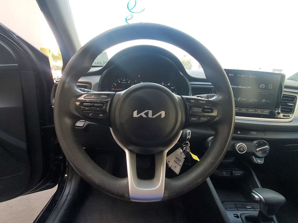 Thumbnail: 2023 Kia Rio - 10