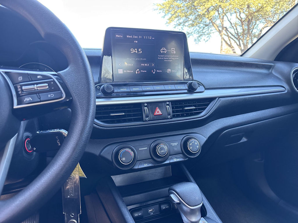 Thumbnail: 2023 Kia Forte - 15