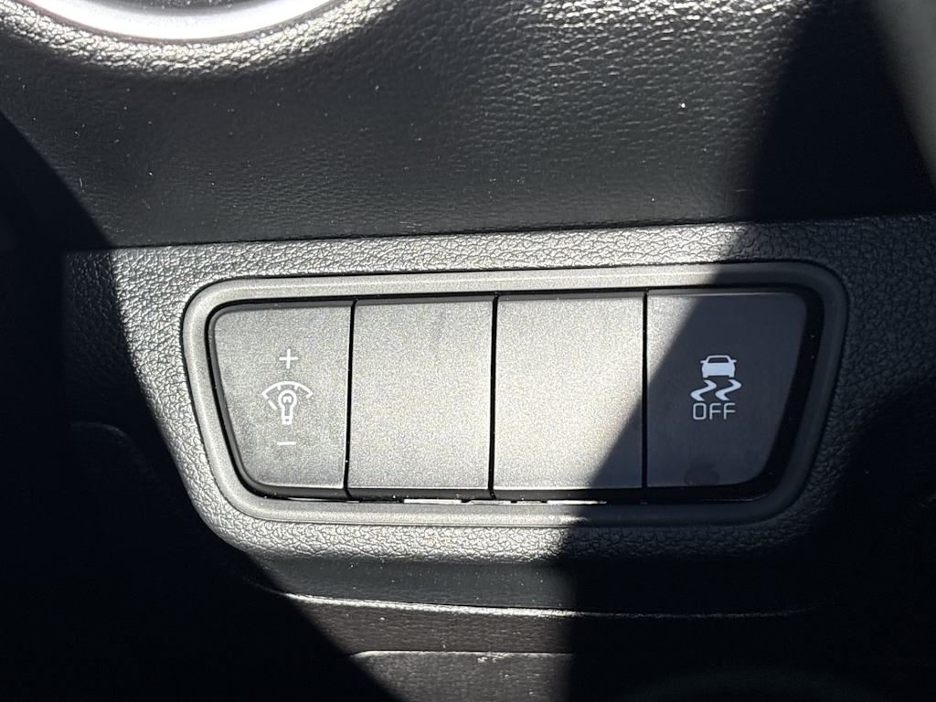 Thumbnail: 2023 Kia Forte - 29