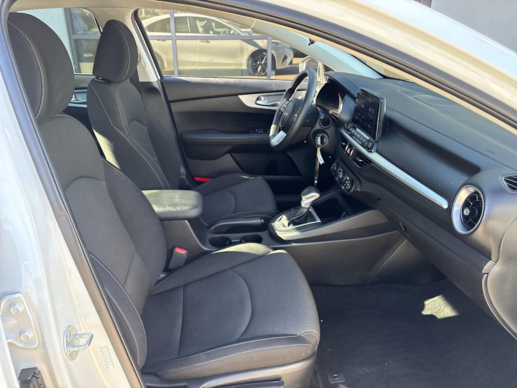 Thumbnail: 2023 Kia Forte - 11