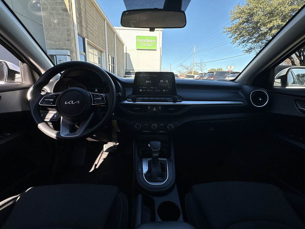 Thumbnail: 2023 Kia Forte - 9