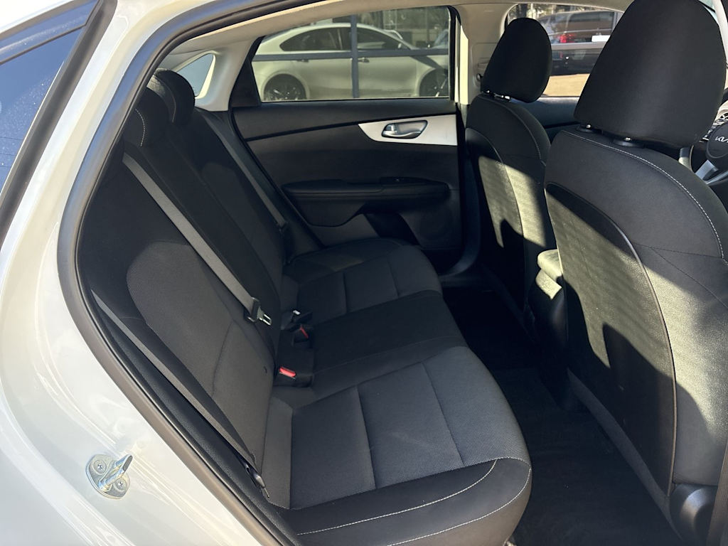 Thumbnail: 2023 Kia Forte - 21