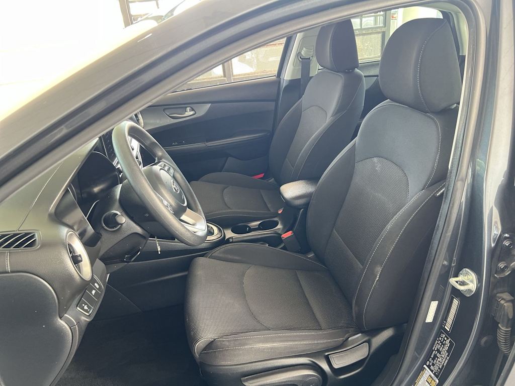 Thumbnail: 2019 Kia Forte - 9