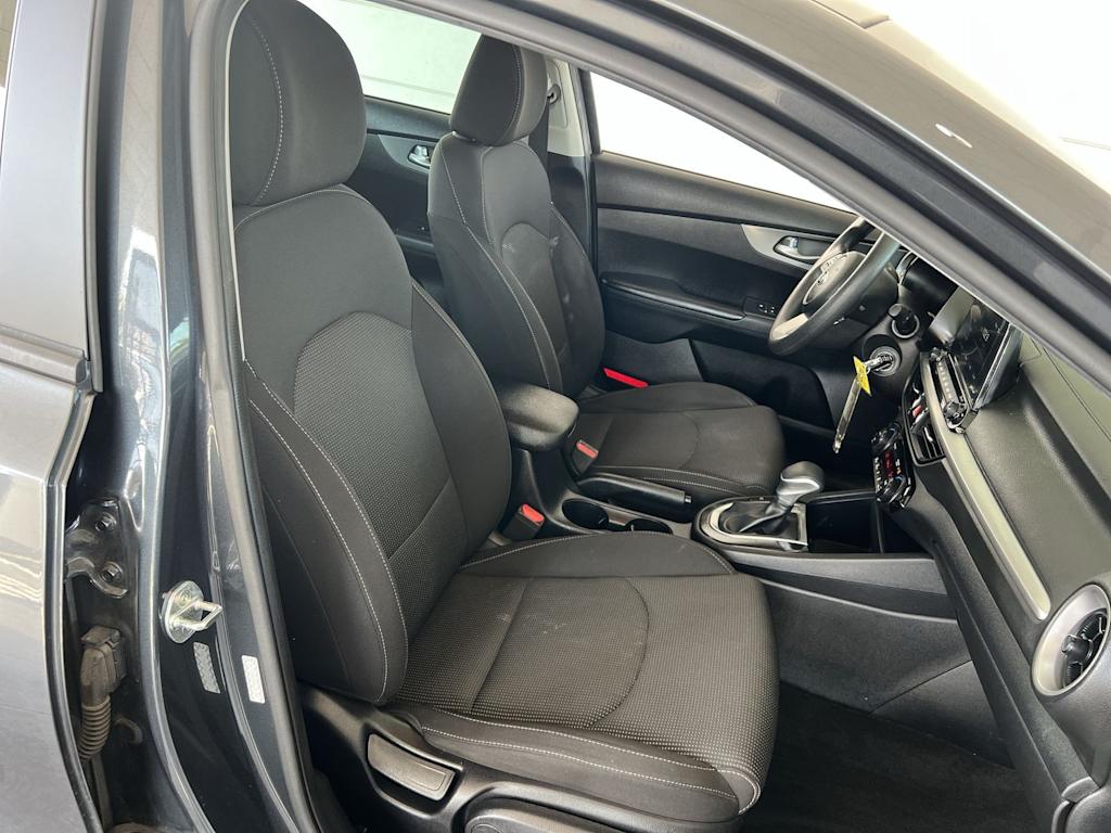 Thumbnail: 2019 Kia Forte - 10