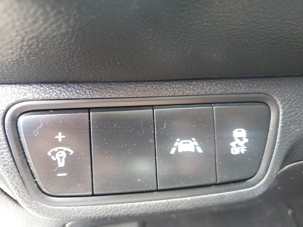 Thumbnail: 2019 Kia Forte - 22