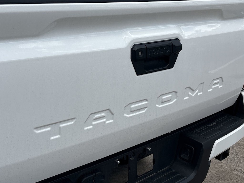 Thumbnail: 2024 Toyota Tacoma - 18