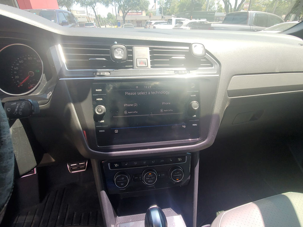 Thumbnail: 2021 Volkswagen Tiguan - 11