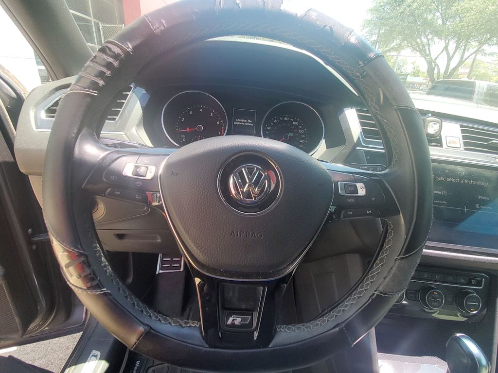 Thumbnail: 2021 Volkswagen Tiguan - 10