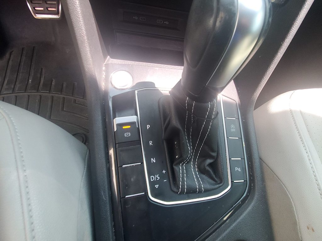 Thumbnail: 2021 Volkswagen Tiguan - 12