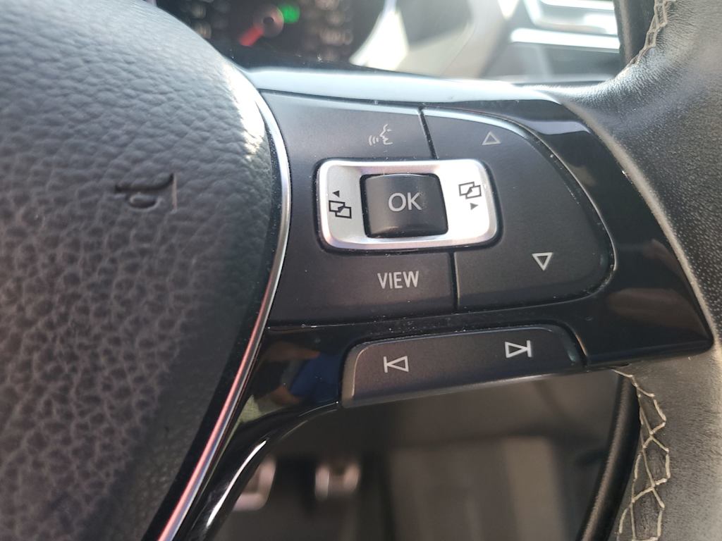 Thumbnail: 2021 Volkswagen Tiguan - 22
