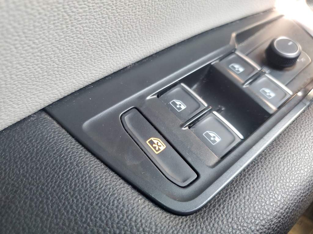 Thumbnail: 2021 Volkswagen Tiguan - 26