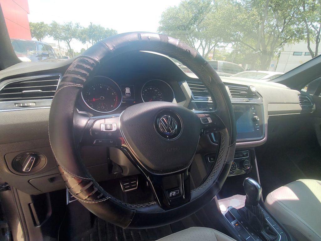 Thumbnail: 2021 Volkswagen Tiguan - 9