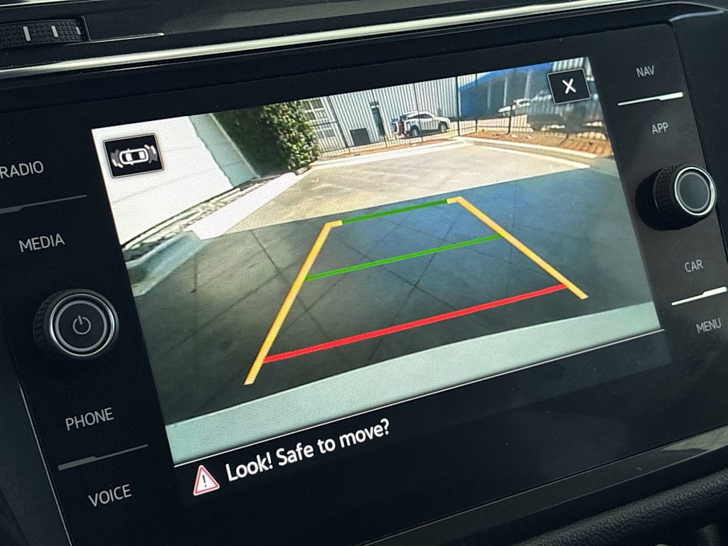 Thumbnail: 2021 Volkswagen Tiguan - 30