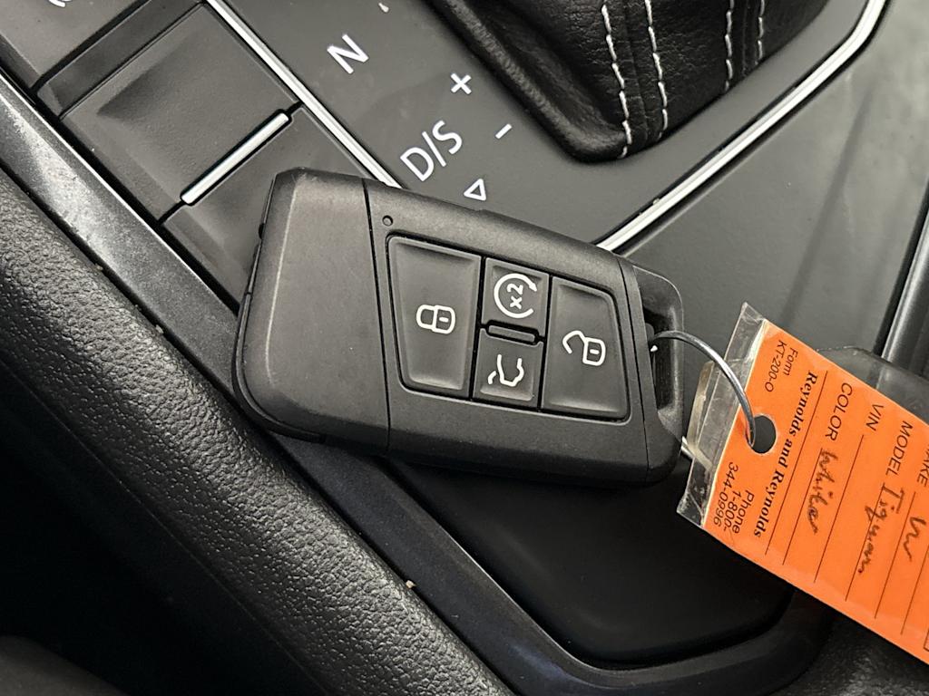 Thumbnail: 2021 Volkswagen Tiguan - 21