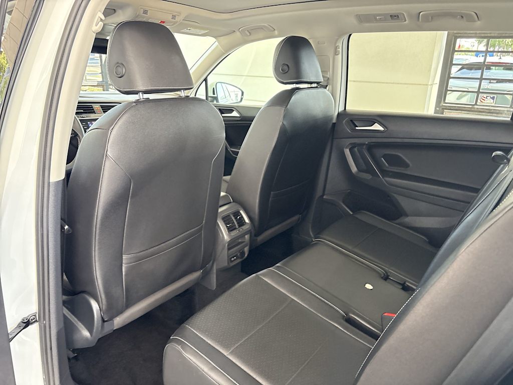 Thumbnail: 2021 Volkswagen Tiguan - 12