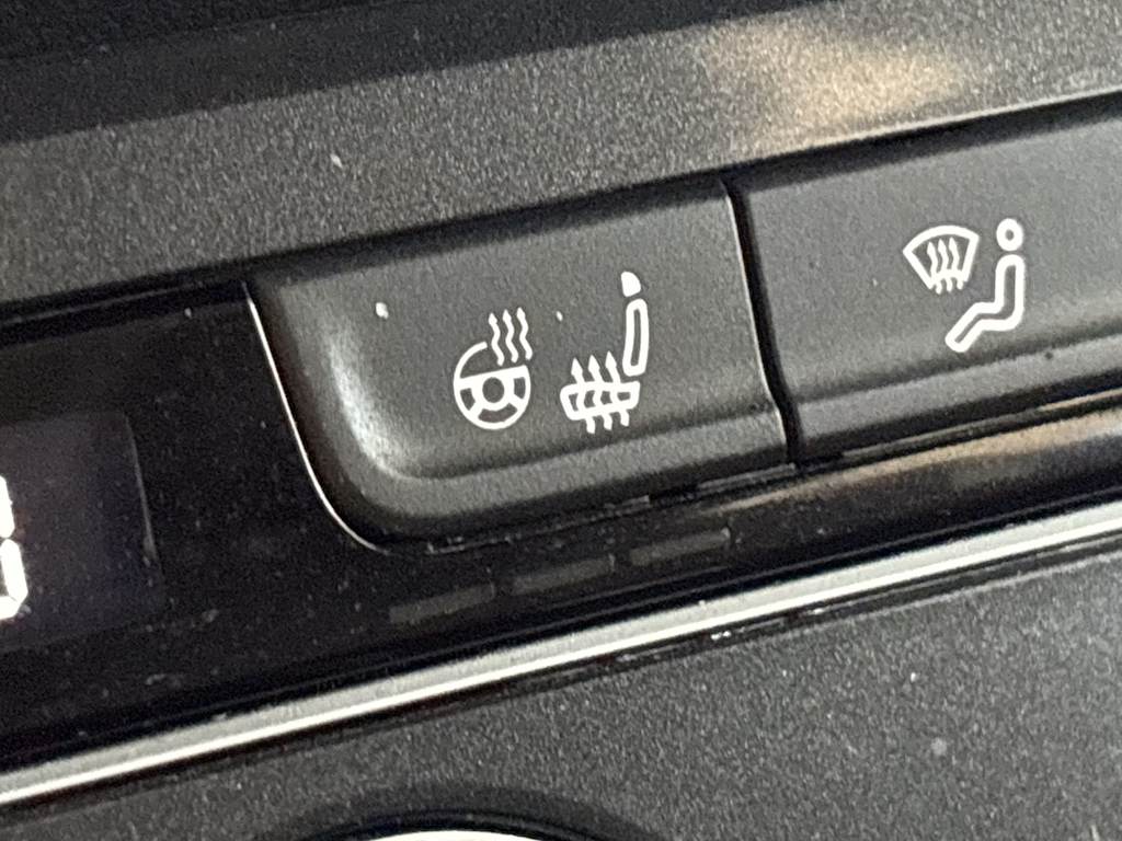 Thumbnail: 2021 Volkswagen Tiguan - 29