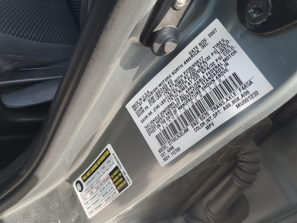 Thumbnail: 2008 Mitsubishi Endeavor - 26