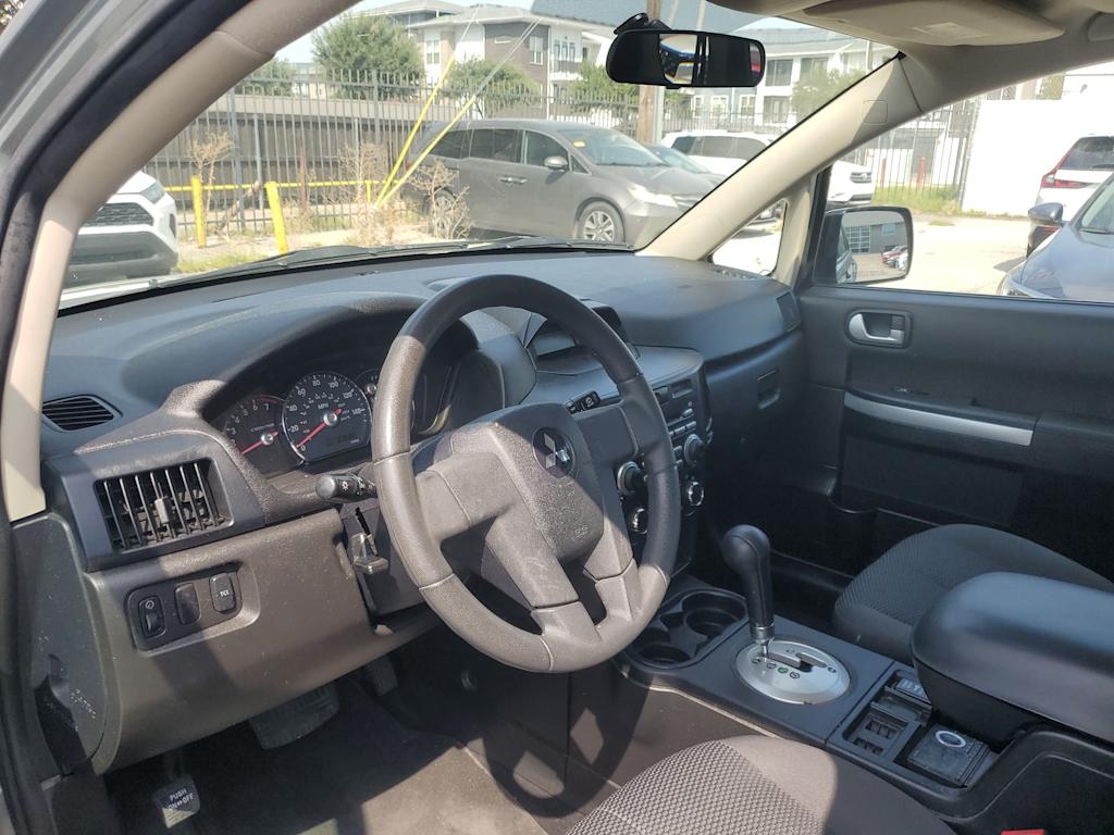 Thumbnail: 2008 Mitsubishi Endeavor - 2