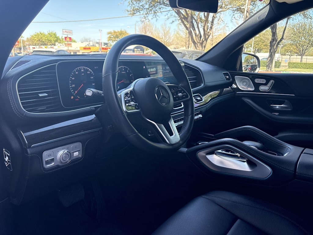 Thumbnail: 2020 Mercedes-Benz GLE - 2