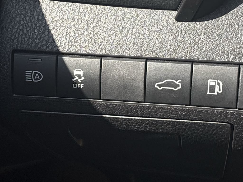 Thumbnail: 2018 Toyota Camry - 20