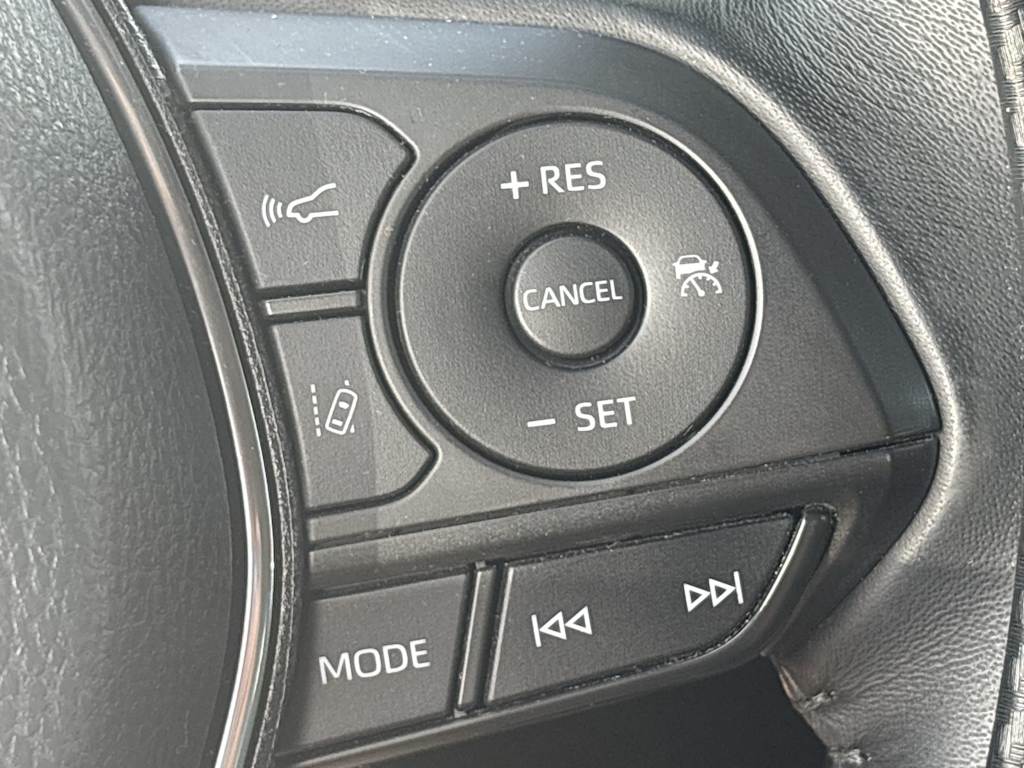 Thumbnail: 2018 Toyota Camry - 19