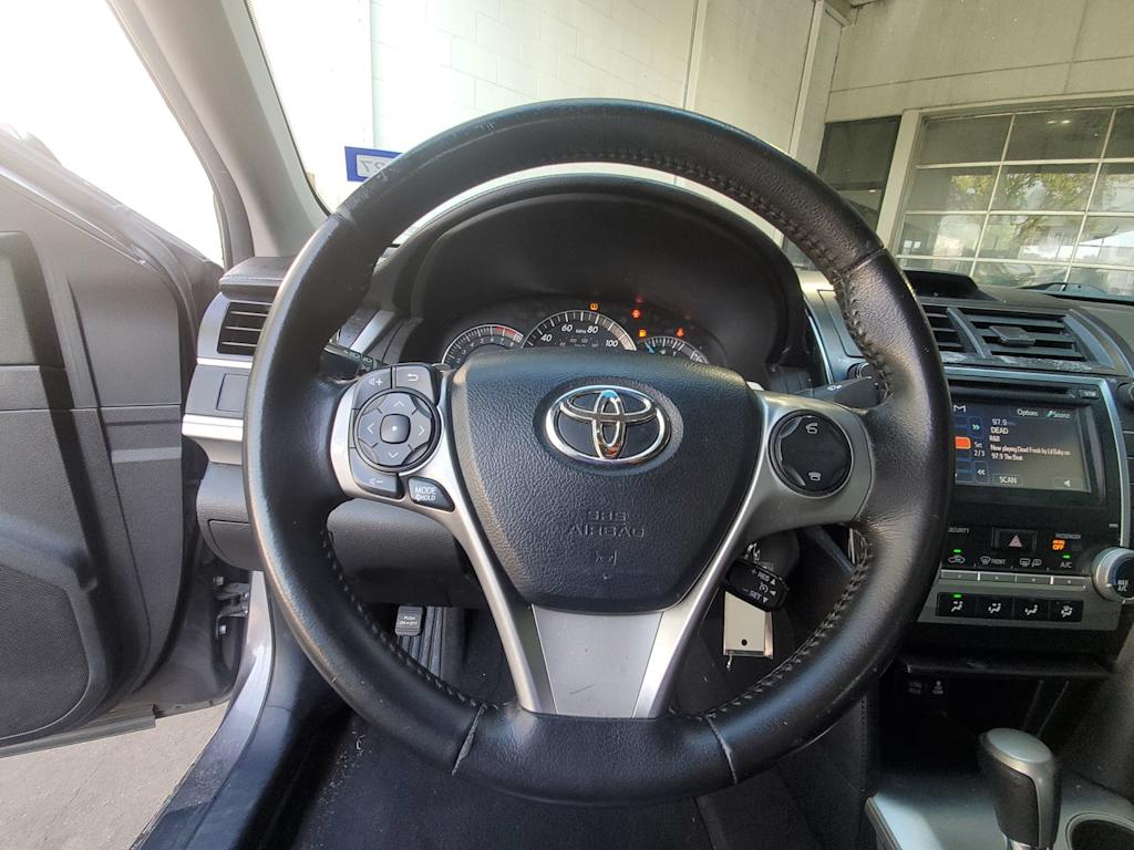 Thumbnail: 2013 Toyota Camry - 10