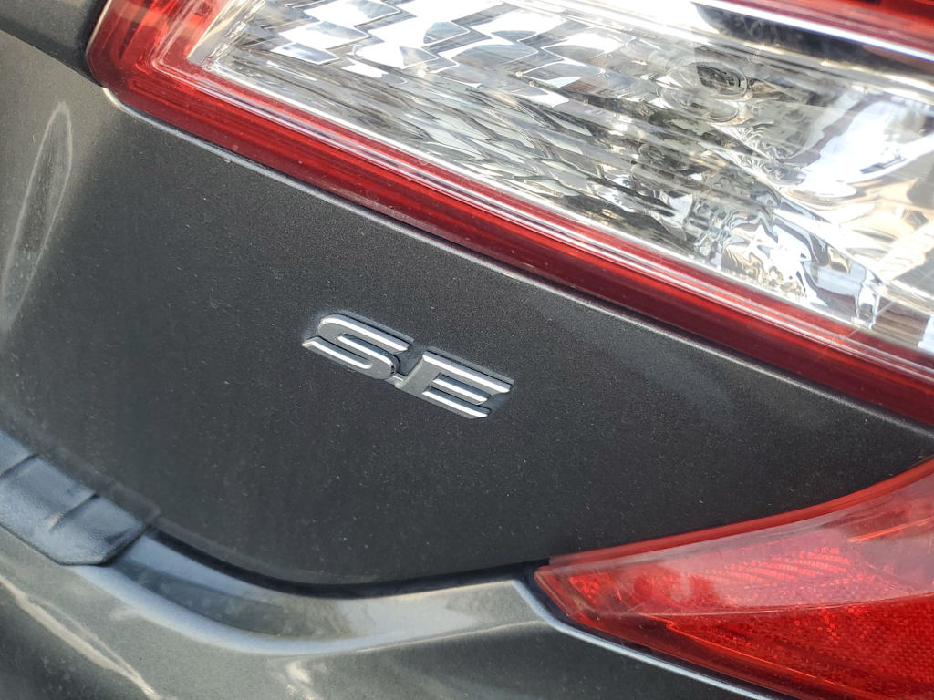 Thumbnail: 2013 Toyota Camry - 18
