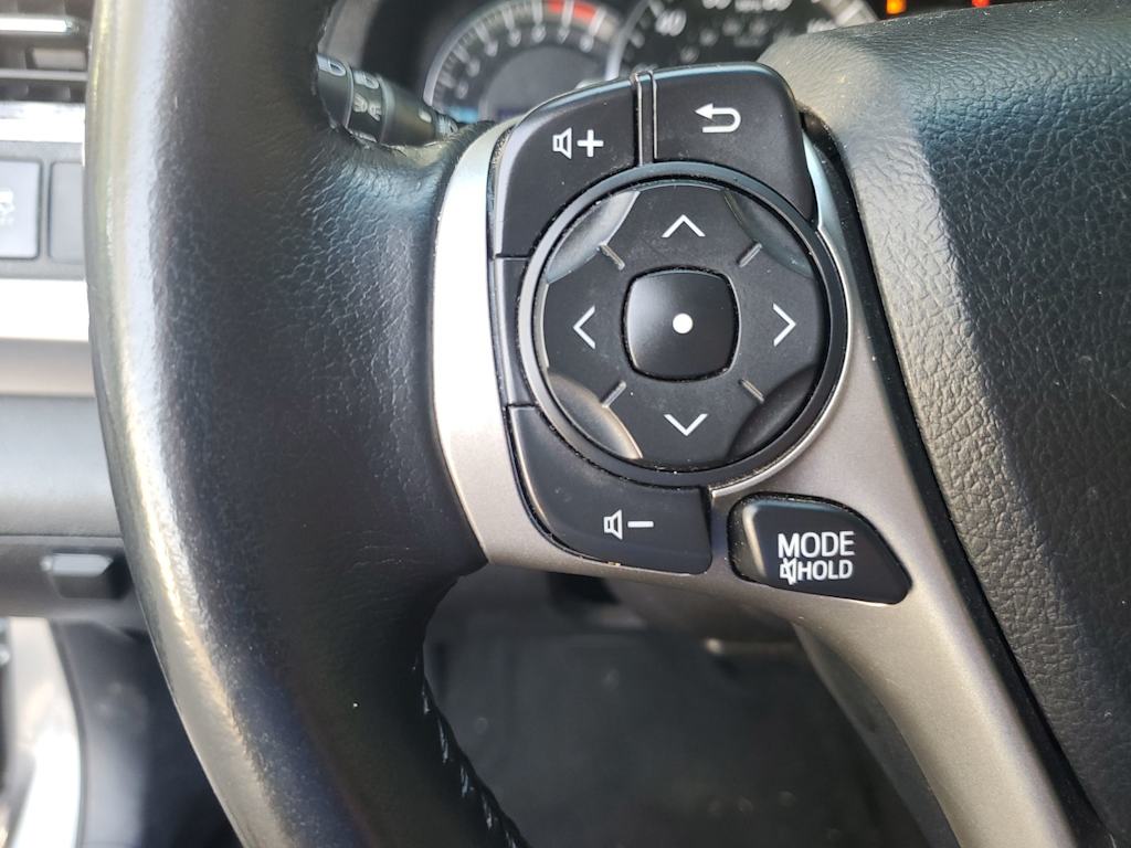 Thumbnail: 2013 Toyota Camry - 21