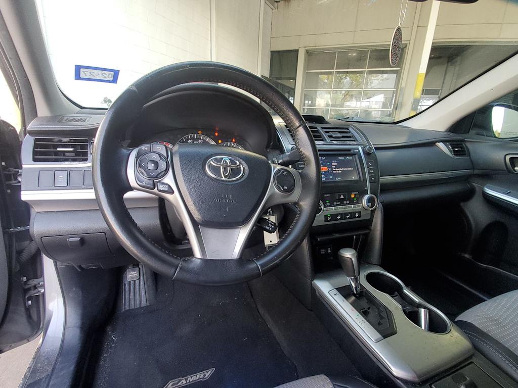 Thumbnail: 2013 Toyota Camry - 9
