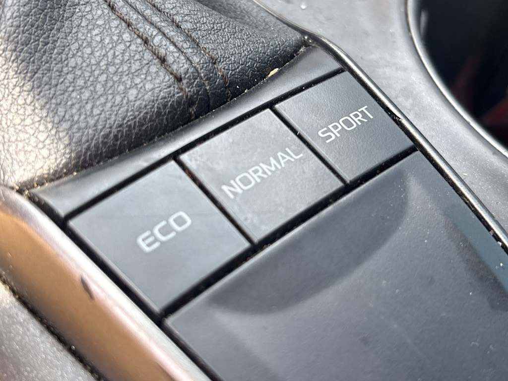Thumbnail: 2022 Toyota Camry - 23
