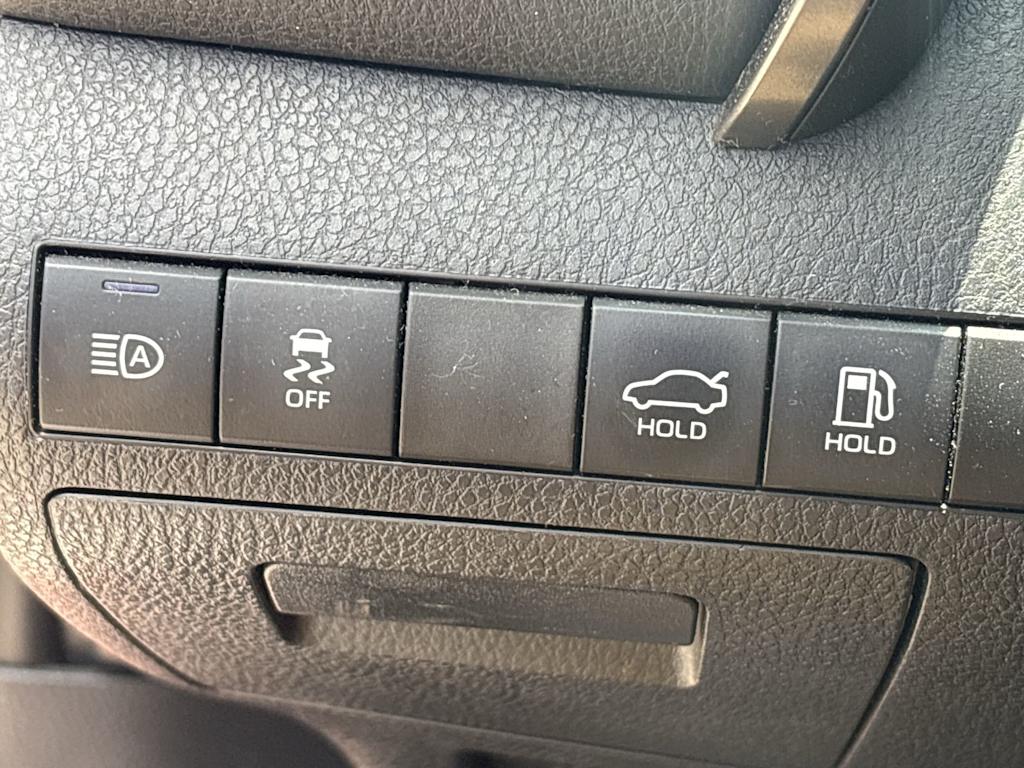 Thumbnail: 2022 Toyota Camry - 17