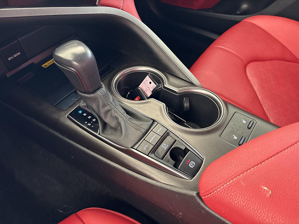 Thumbnail: 2022 Toyota Camry - 16