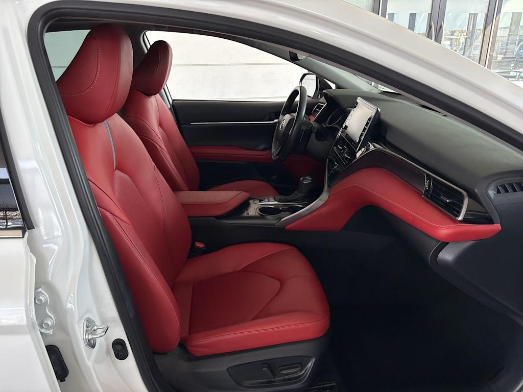 Thumbnail: 2022 Toyota Camry - 11