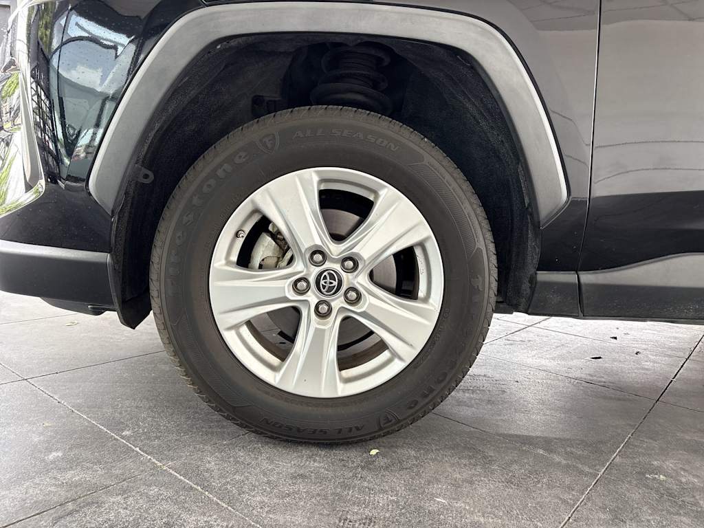 Thumbnail: 2020 Toyota RAV4 - 8