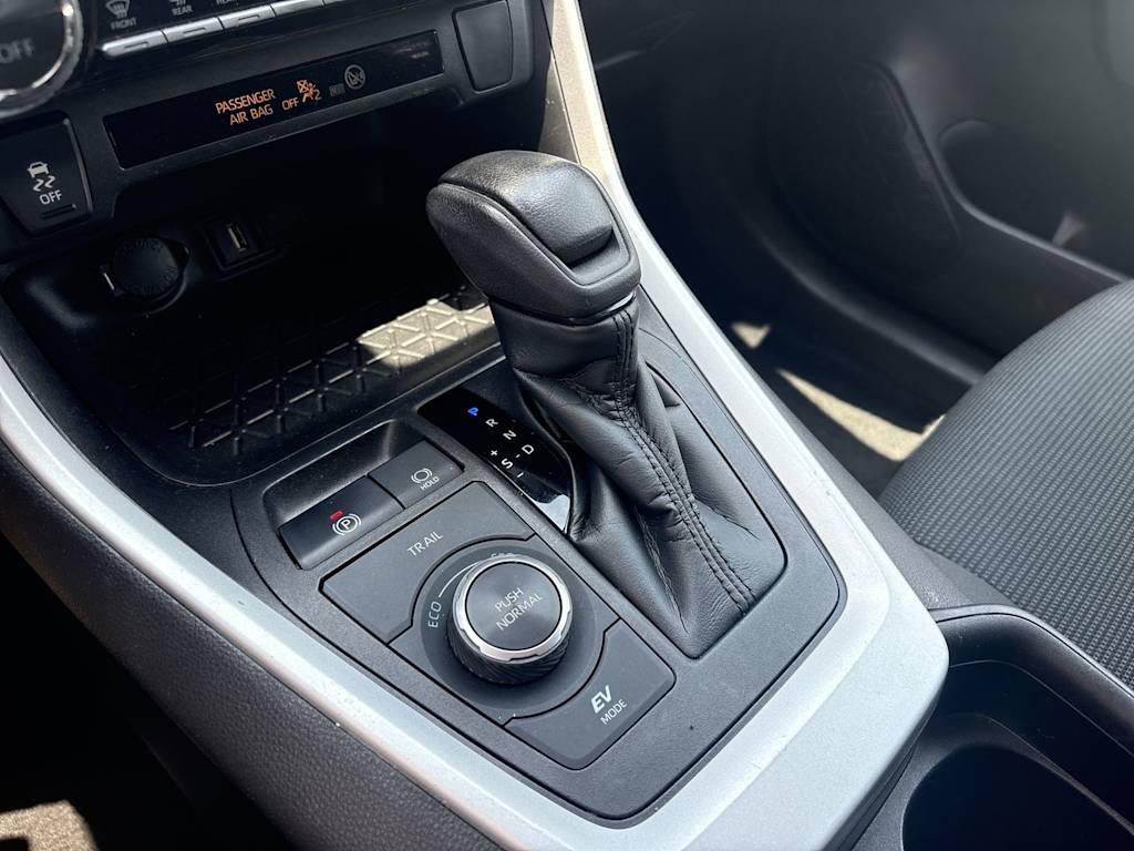 Thumbnail: 2021 Toyota RAV4 - 10