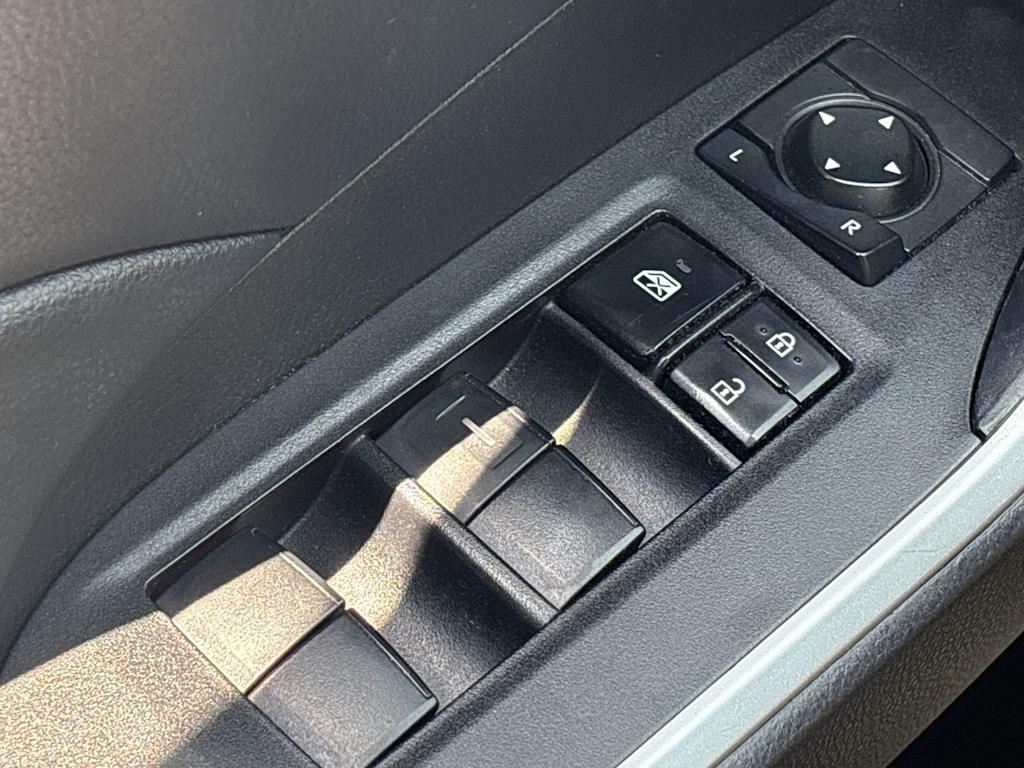 Thumbnail: 2021 Toyota RAV4 - 22