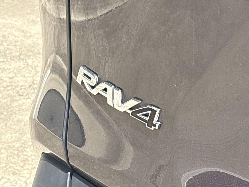Thumbnail: 2021 Toyota RAV4 - 7