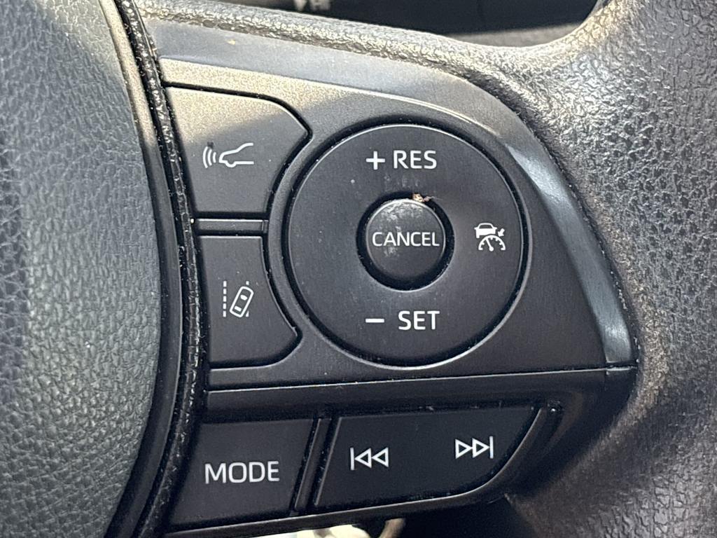 Thumbnail: 2021 Toyota RAV4 - 18