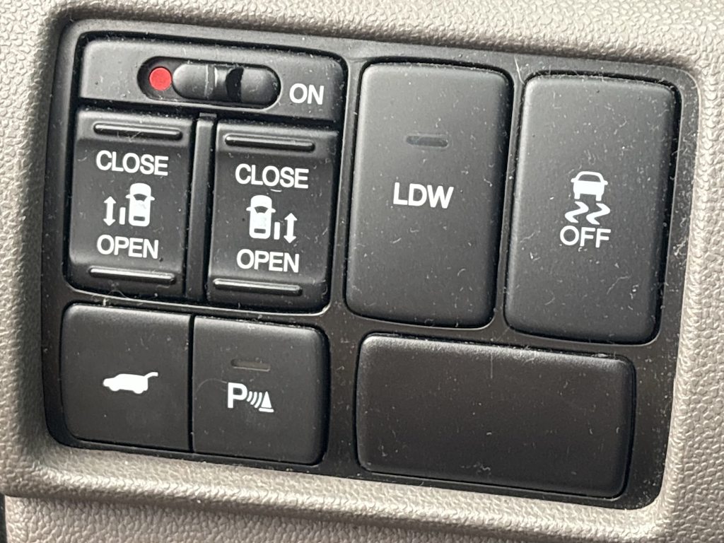 Thumbnail: 2014 Honda Odyssey - 16