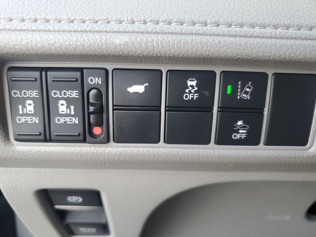 Thumbnail: 2019 Honda Odyssey - 21