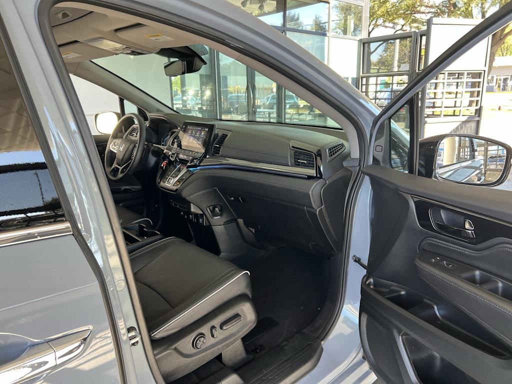 Thumbnail: 2023 Honda Odyssey - 32