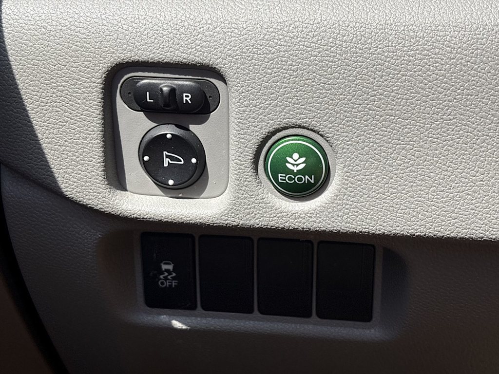 Thumbnail: 2016 Honda Pilot - 35