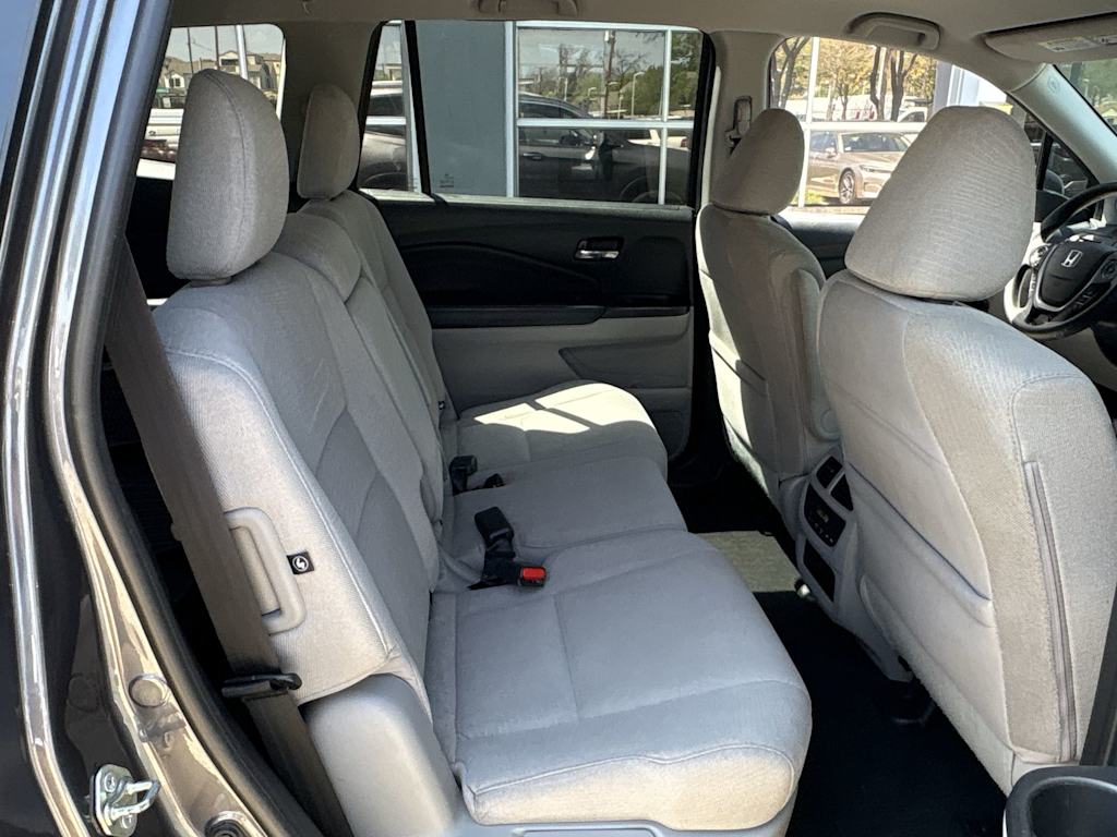 Thumbnail: 2016 Honda Pilot - 33