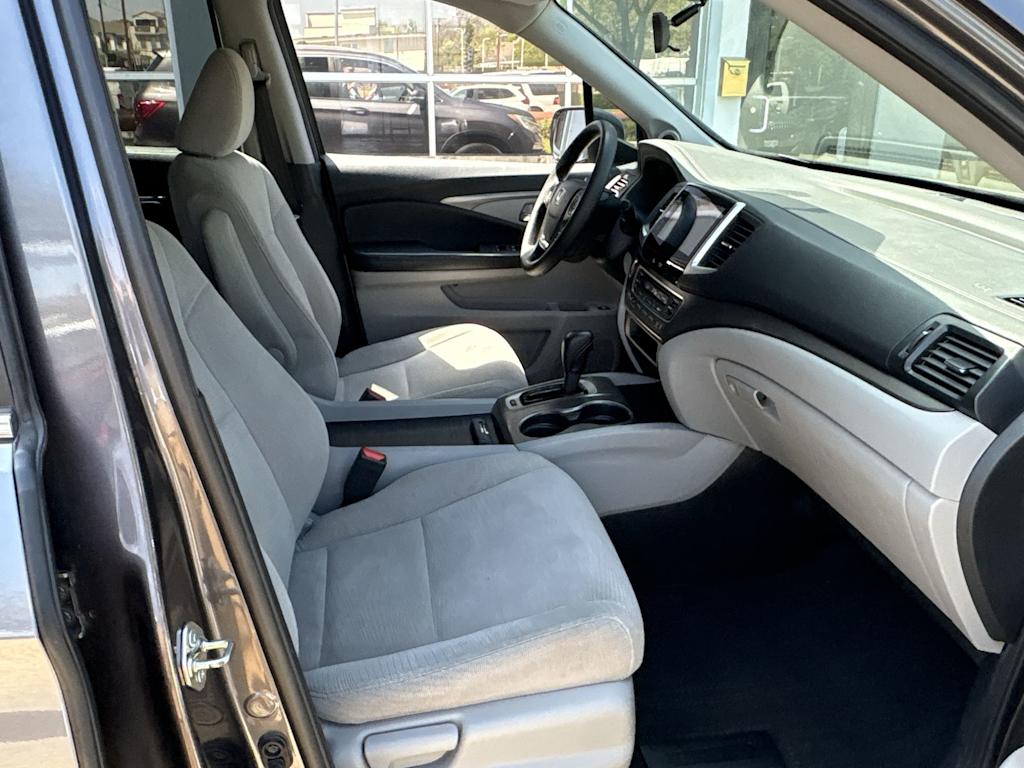 Thumbnail: 2016 Honda Pilot - 10