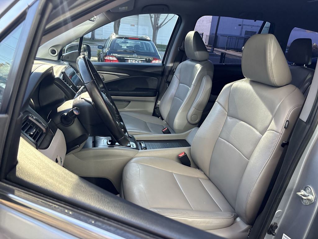 Thumbnail: 2019 Honda Pilot - 10