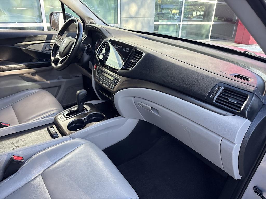 Thumbnail: 2019 Honda Pilot - 14