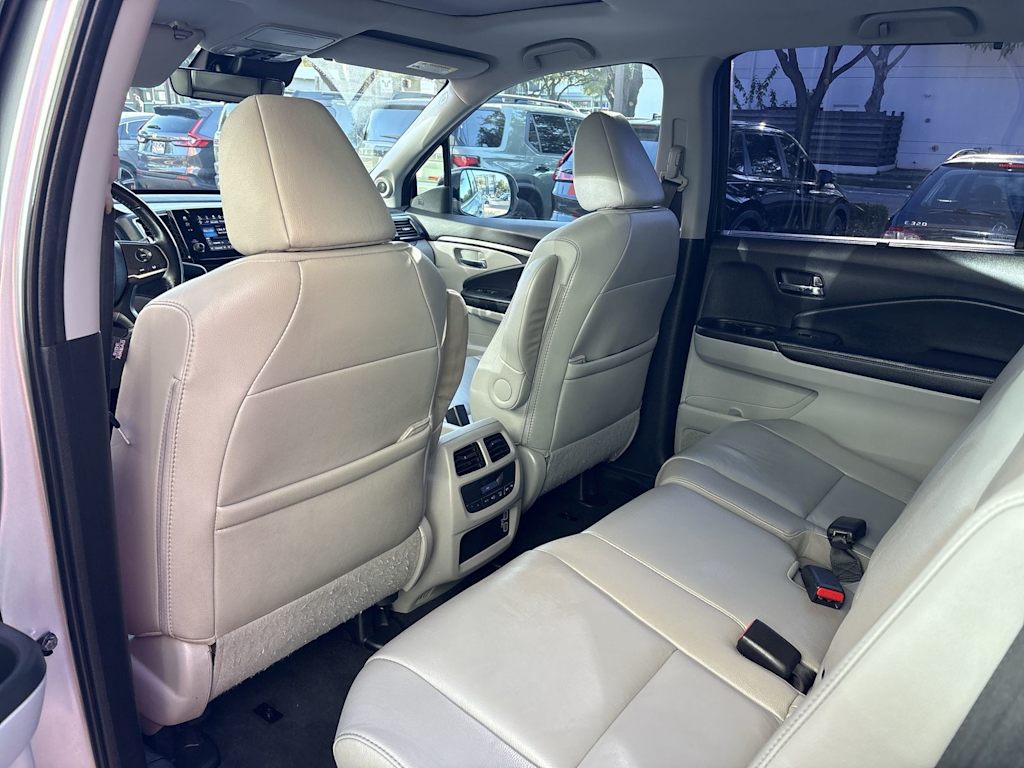 Thumbnail: 2019 Honda Pilot - 12