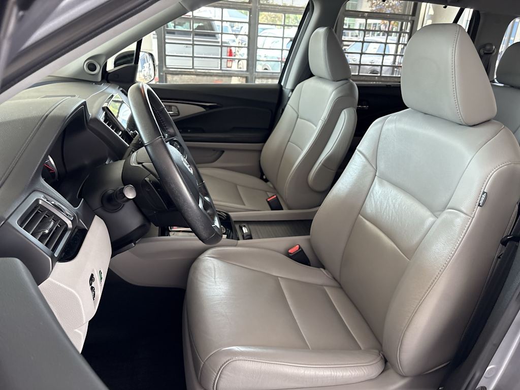 Thumbnail: 2019 Honda Pilot - 10